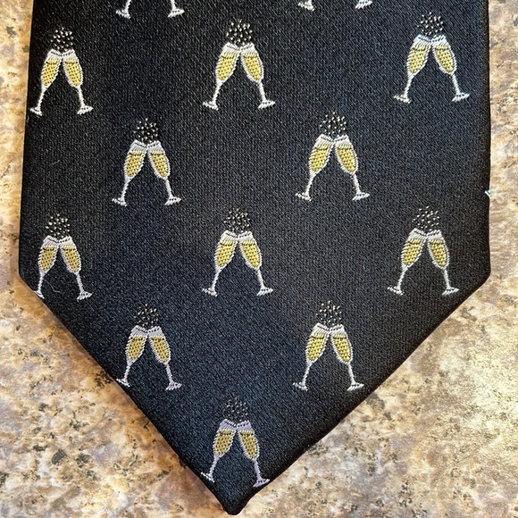 Festive Nautica tie w champagne glasses - Picture 2 of 4